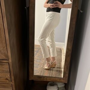 Elie Tahari White Skinny Slacks / Ankle Length Pants